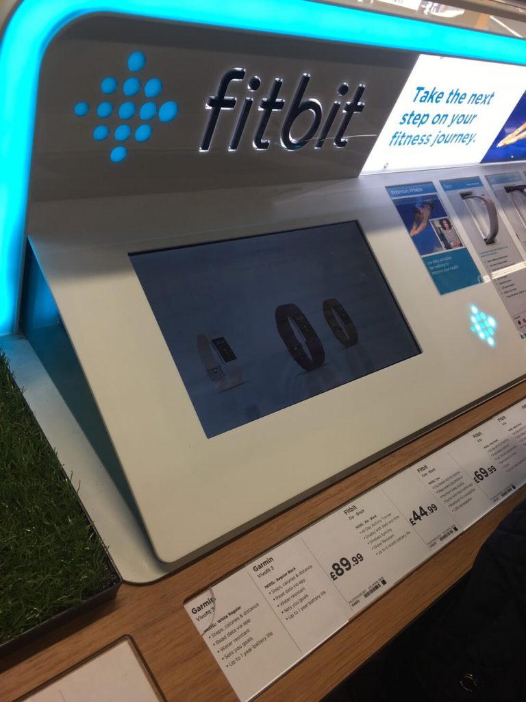 人気の「fitbit」