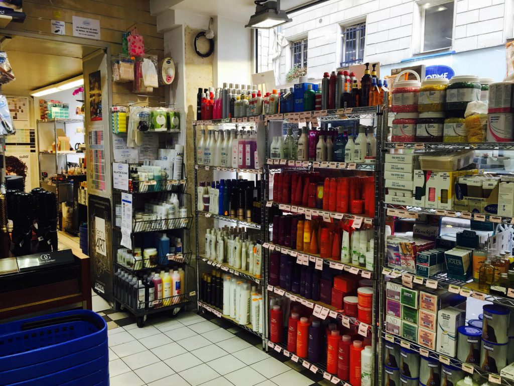 Delorme市内 店舗内陳列