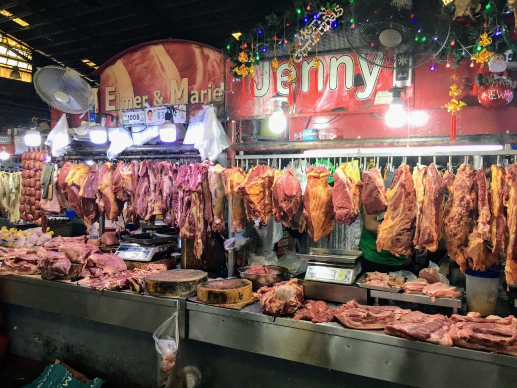 フィリピン 市場に並ぶお肉