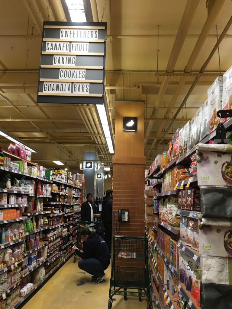 ホールフーズ・マーケット 店内
