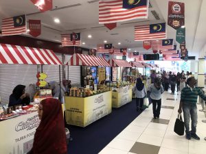 マレーシアの売場風景　イスラム圏への拠点に