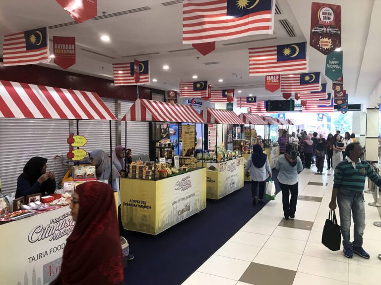 マレーシアの売場風景　イスラム圏への拠点に
