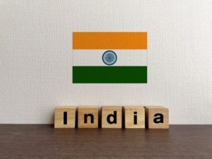 インド